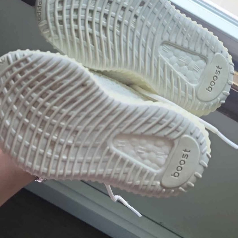 Adidas Yeezy Cream Sneakers